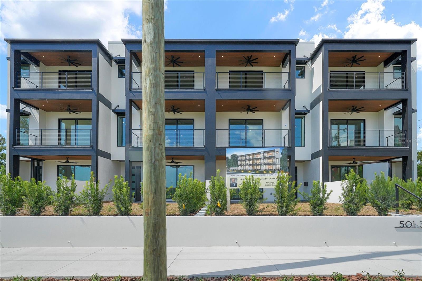 ROSS AT THE HEIGHTS TOWNHOMES - Residential