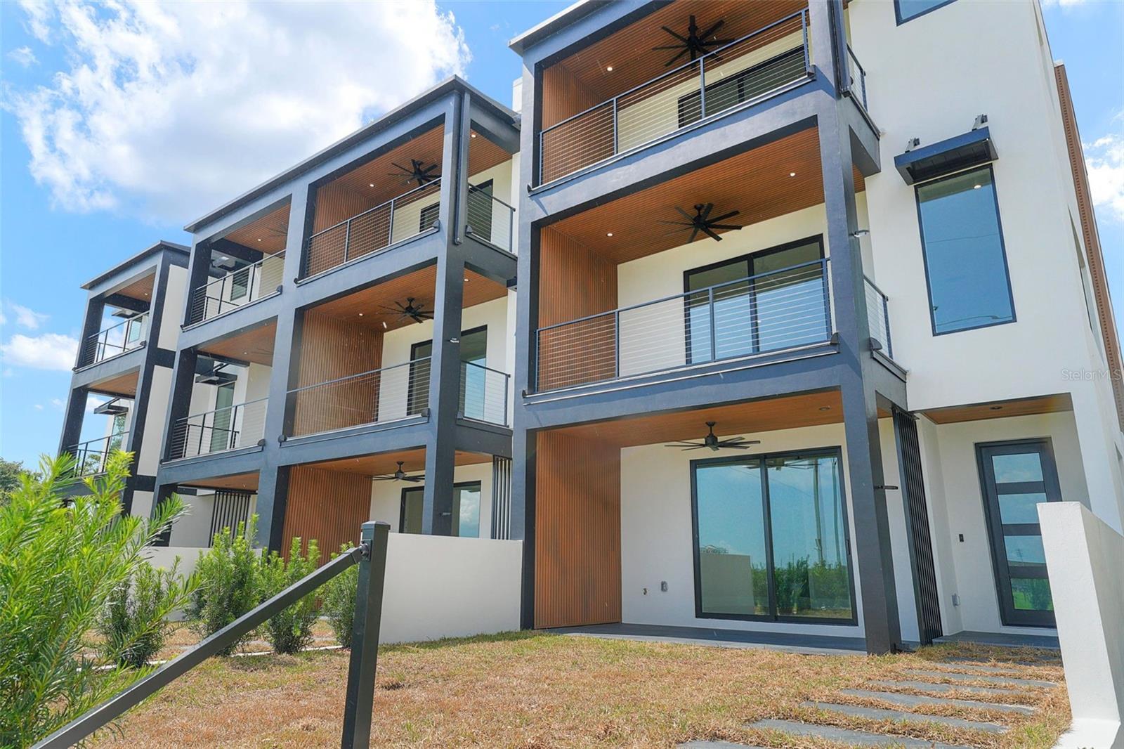 ROSS AT THE HEIGHTS TOWNHOMES - Residential