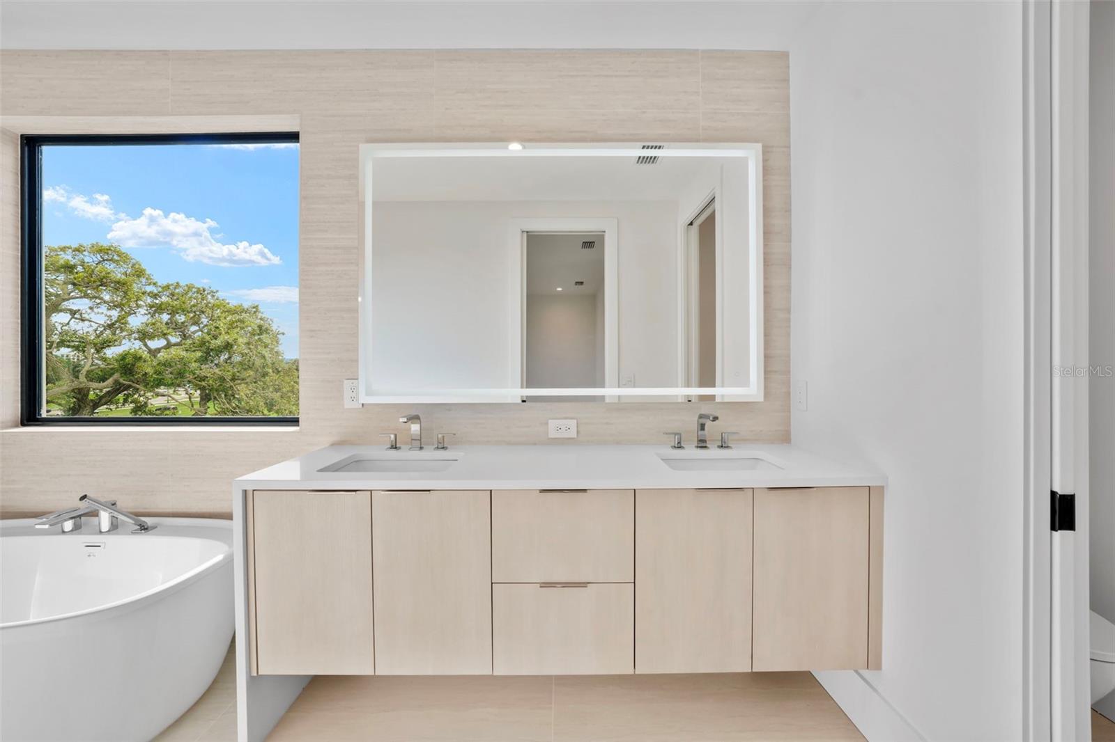 ROSS AT THE HEIGHTS TOWNHOMES - Residential