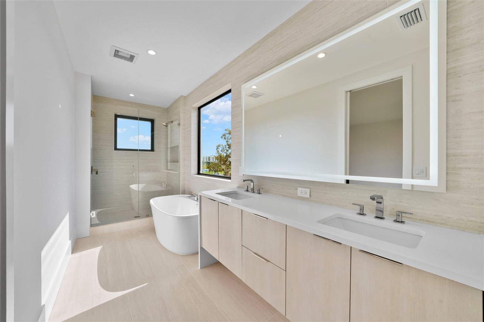 ROSS AT THE HEIGHTS TOWNHOMES - Residential