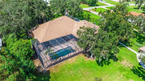 A home in LAKE WALES