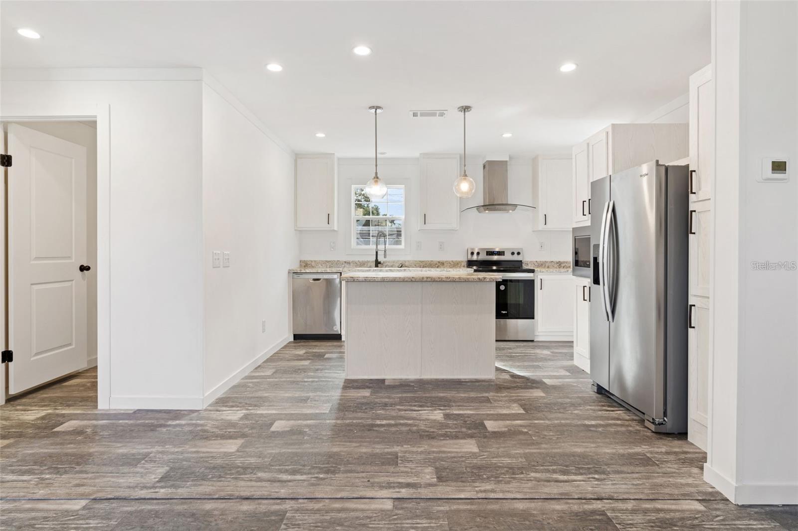 PINE BAY PARK - Residential