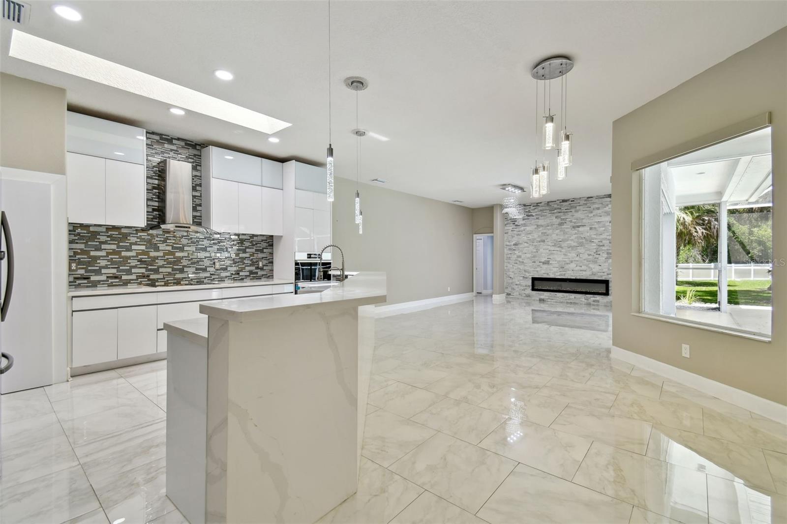 1460 KENSINGTON WOODS DRIVE