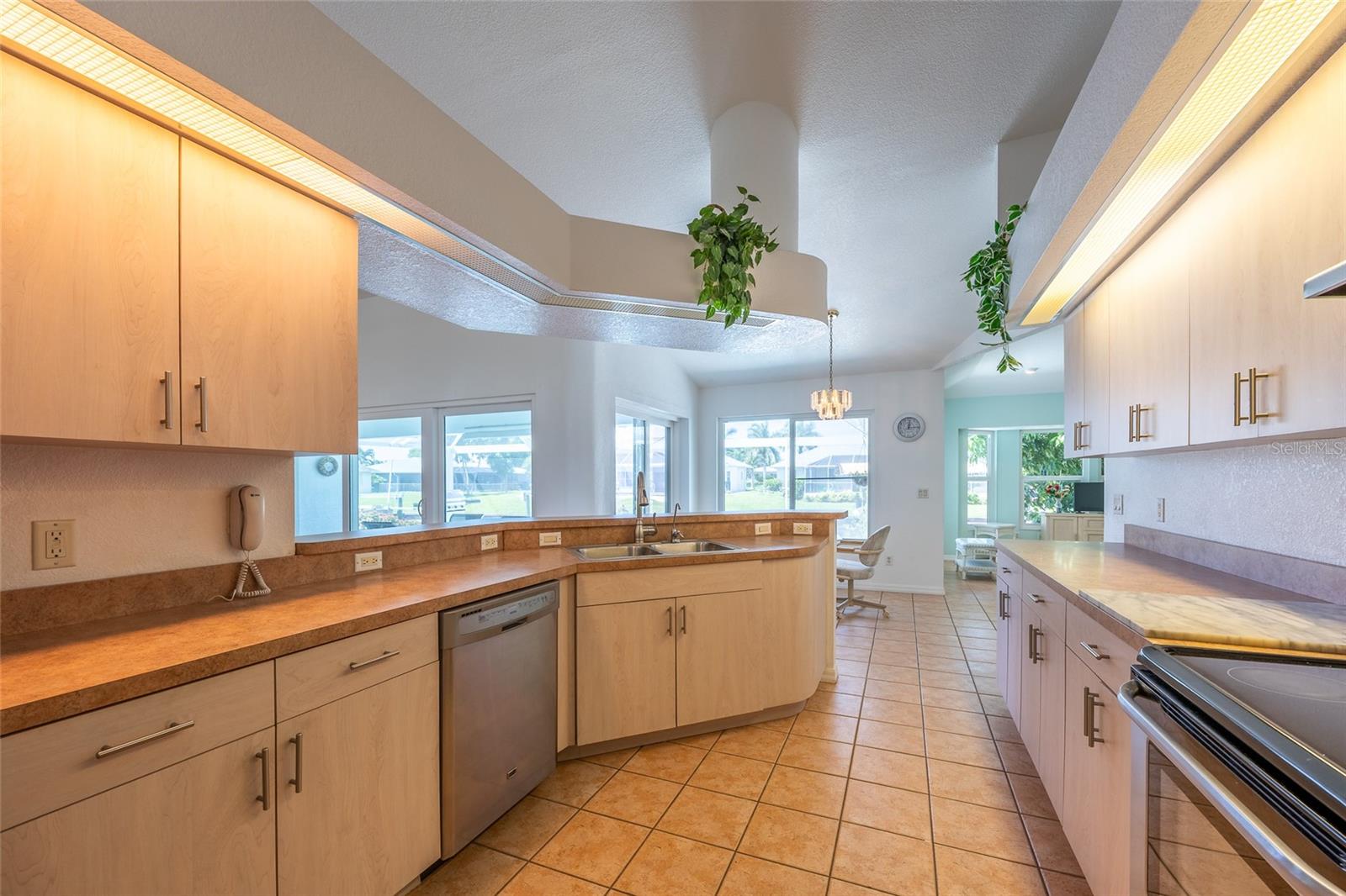 Search Properties for Sale 2 3902 SE 13TH AVENUE