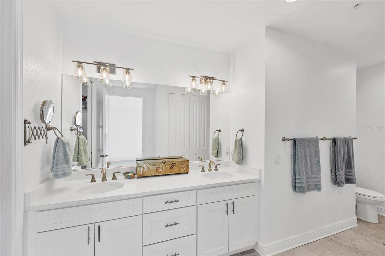 PALMA SOLA BAY CLUB - Residential