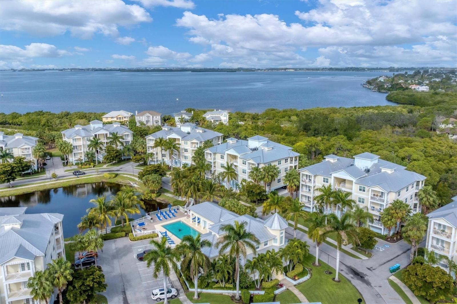 PALMA SOLA BAY CLUB - Residential