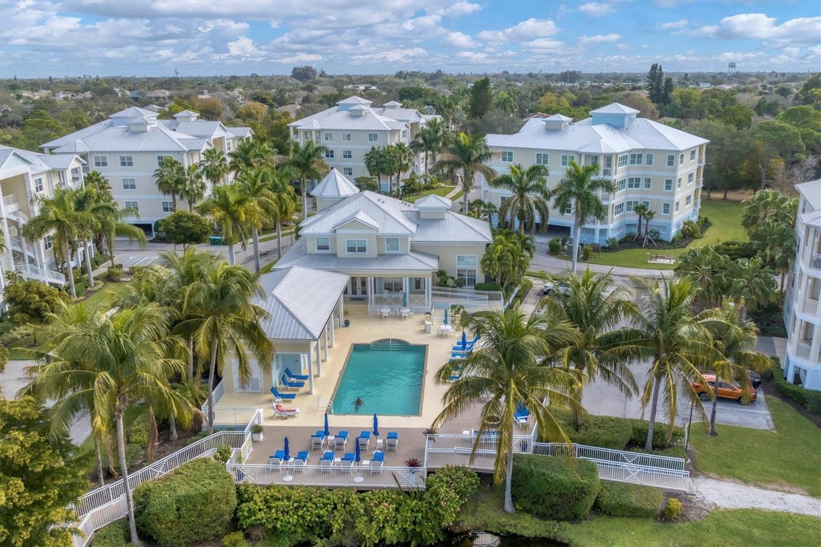 PALMA SOLA BAY CLUB - Residential