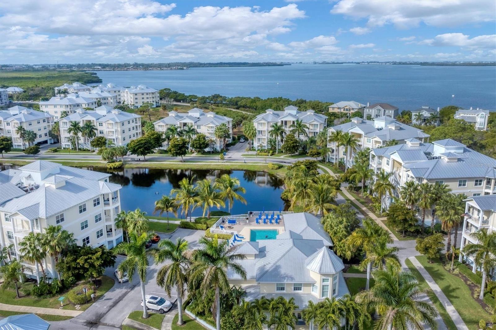 PALMA SOLA BAY CLUB - Residential