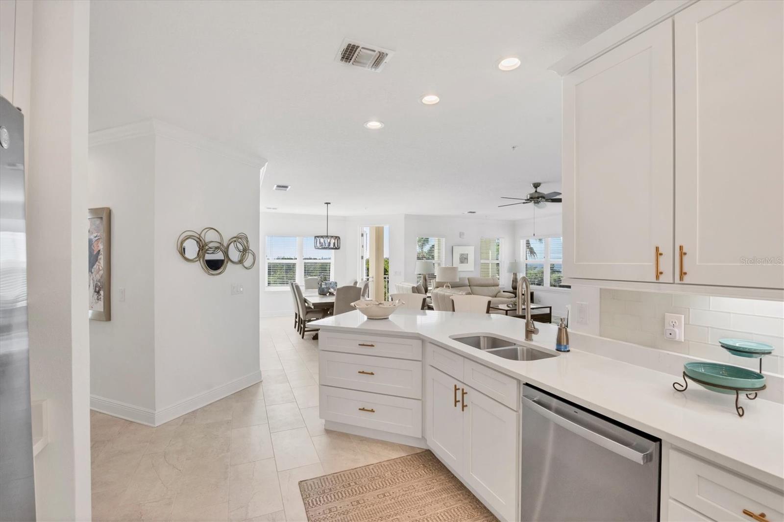 PALMA SOLA BAY CLUB - Residential