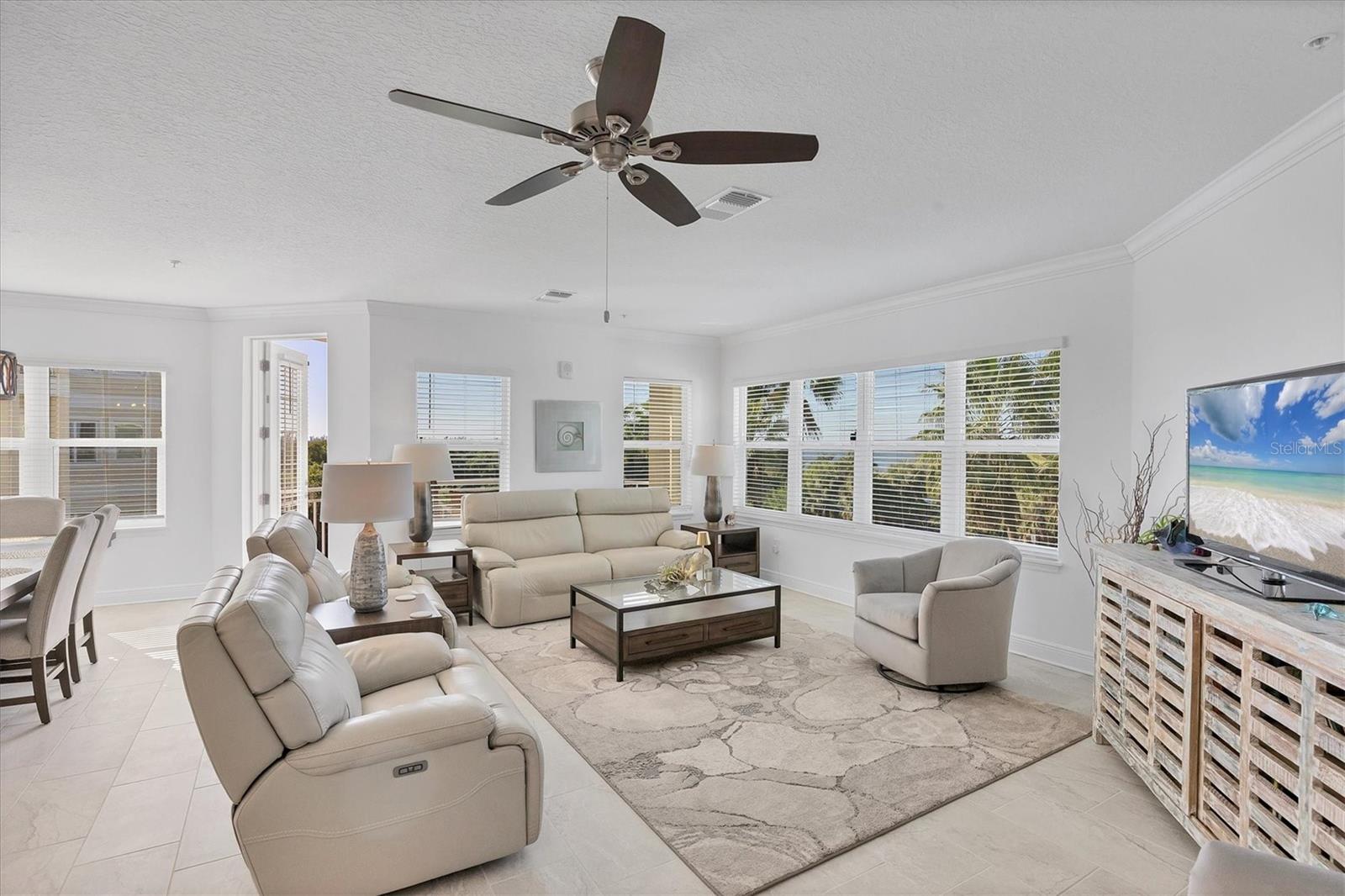 PALMA SOLA BAY CLUB - Residential