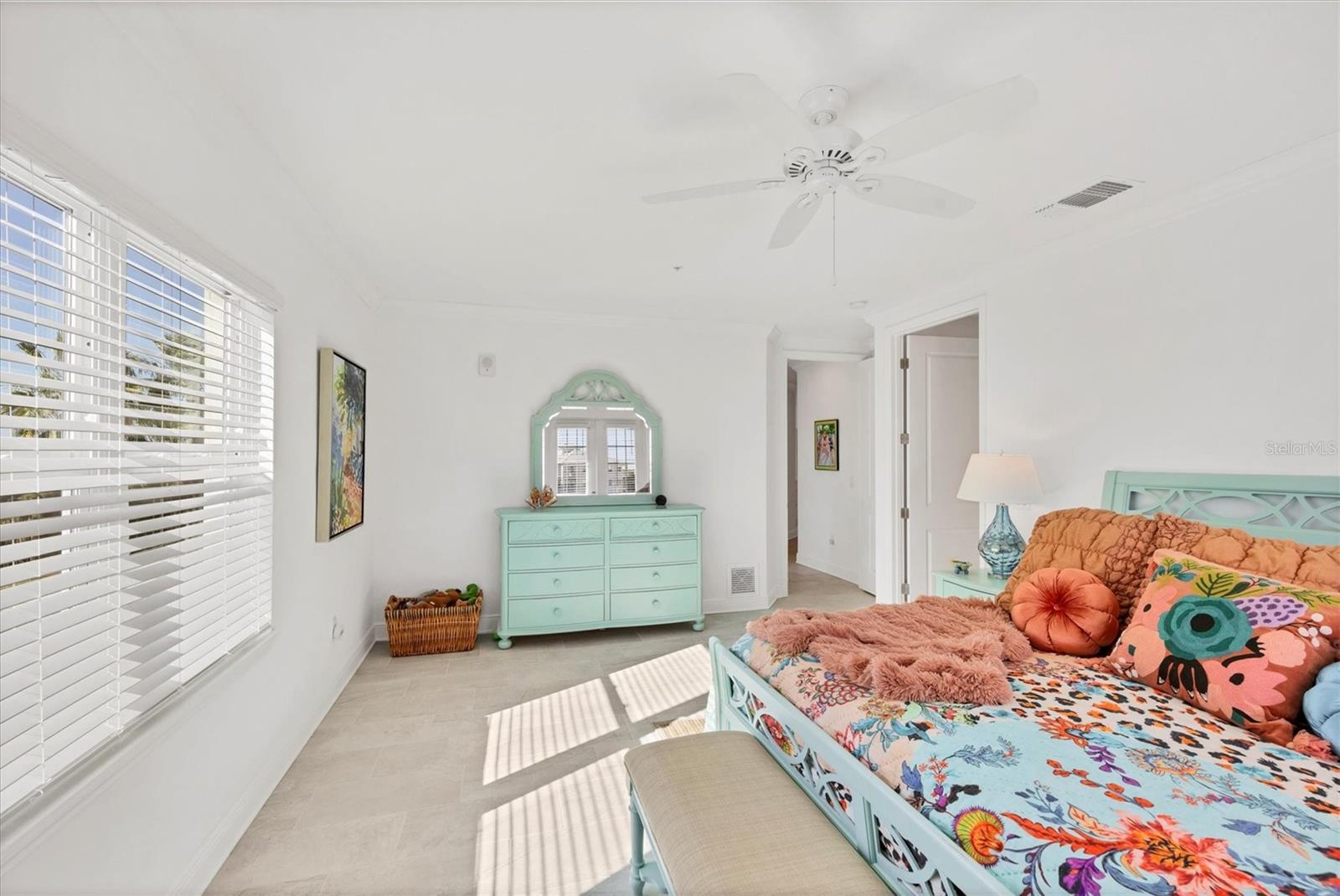 PALMA SOLA BAY CLUB - Residential