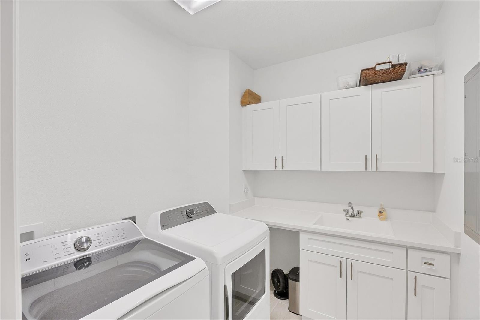 PALMA SOLA BAY CLUB - Residential