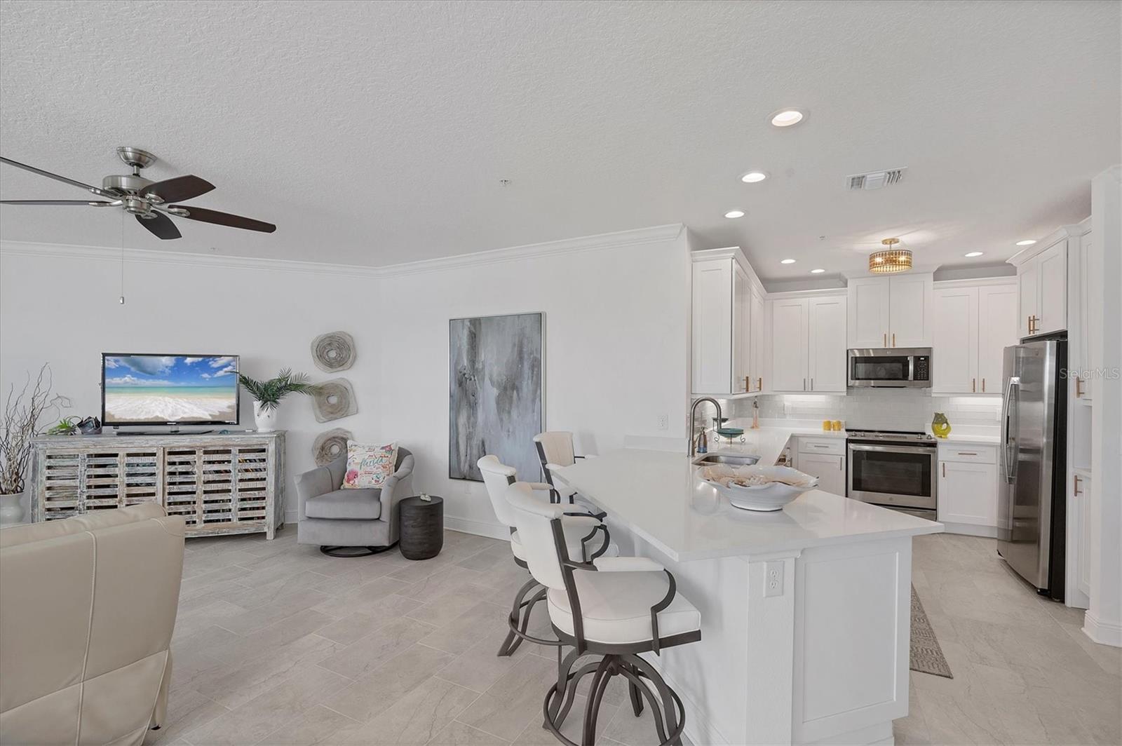 PALMA SOLA BAY CLUB - Residential