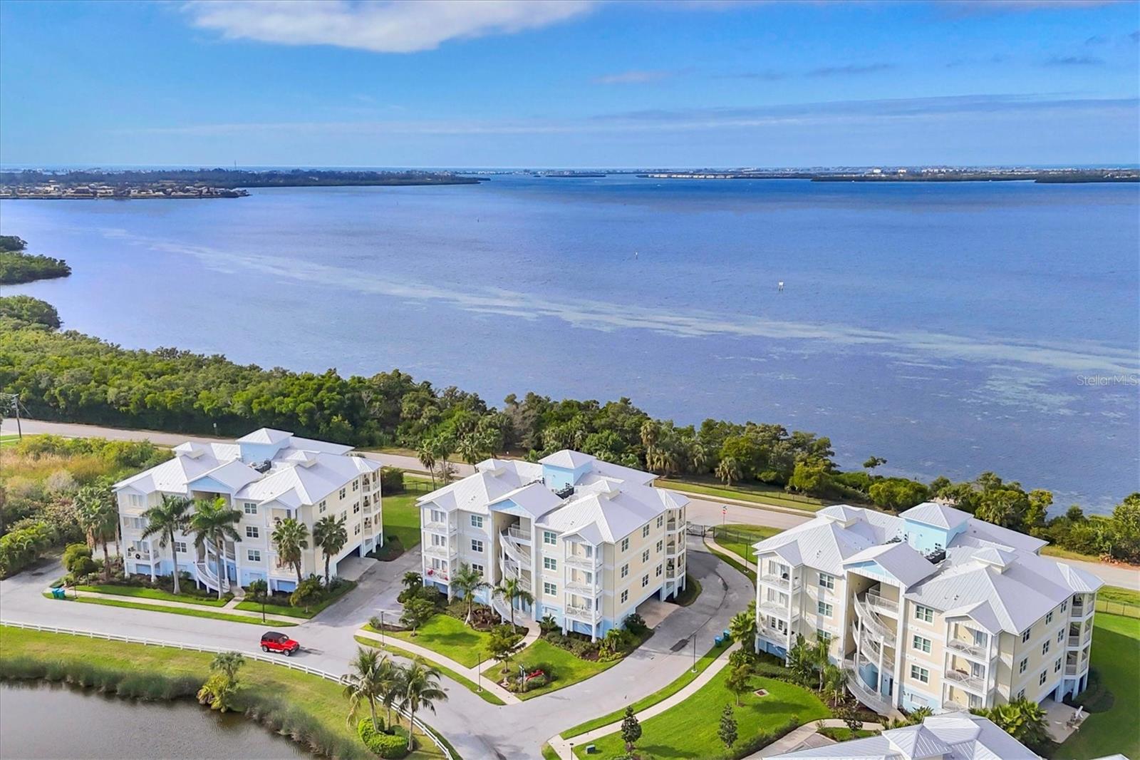 PALMA SOLA BAY CLUB - Residential