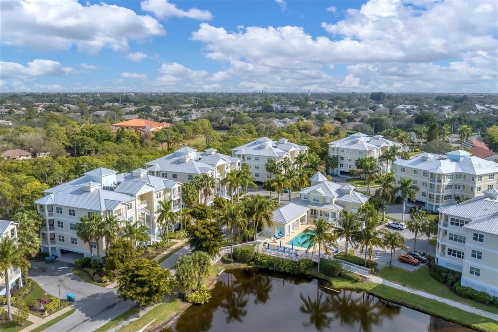 PALMA SOLA BAY CLUB - Residential