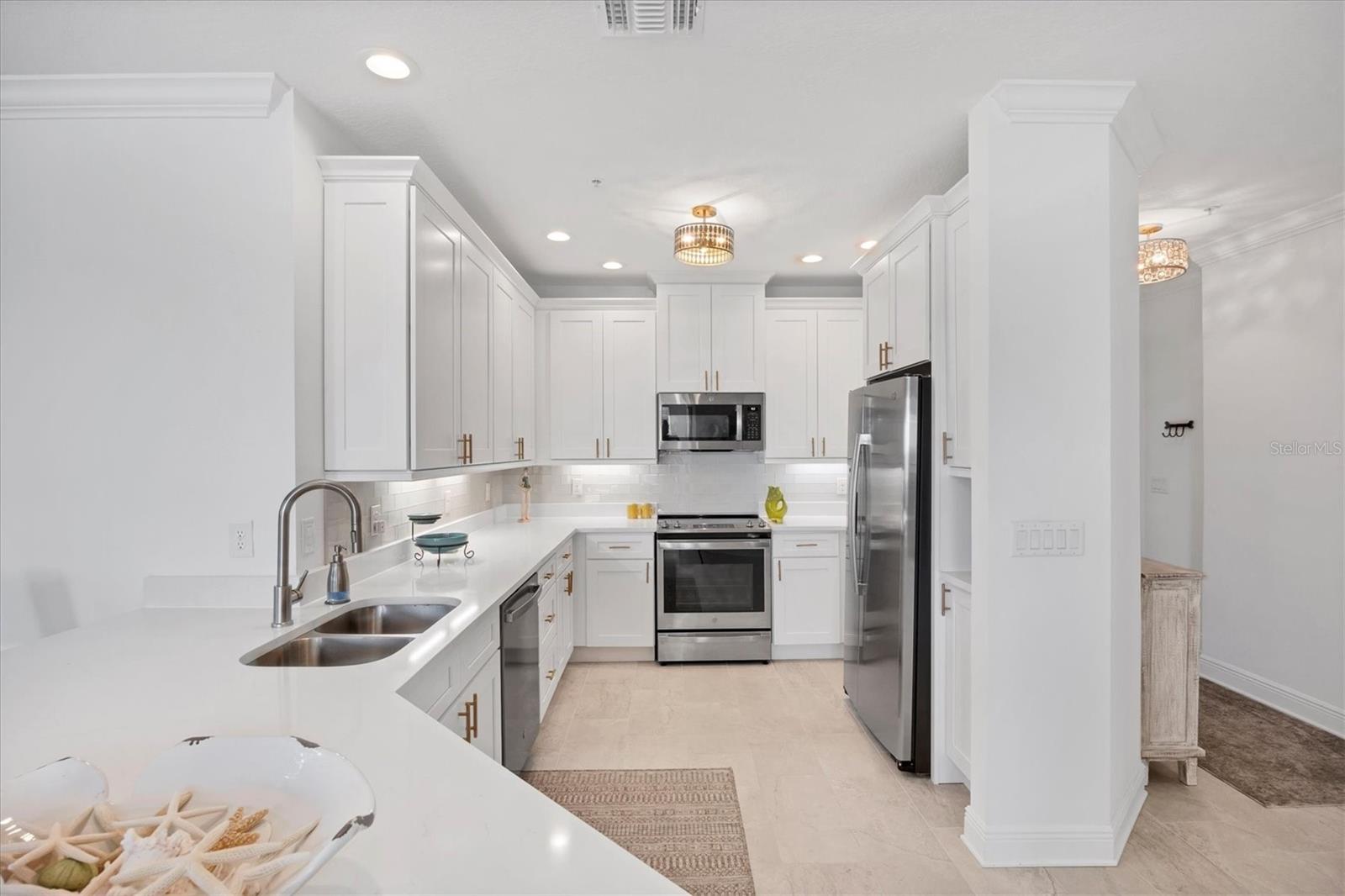 PALMA SOLA BAY CLUB - Residential