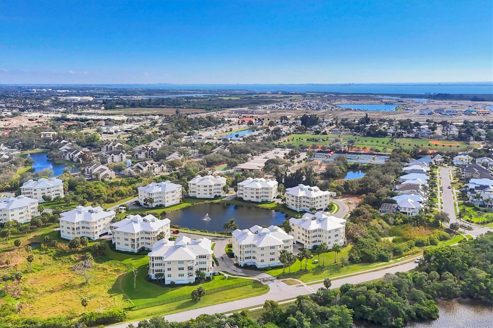 PALMA SOLA BAY CLUB - Residential