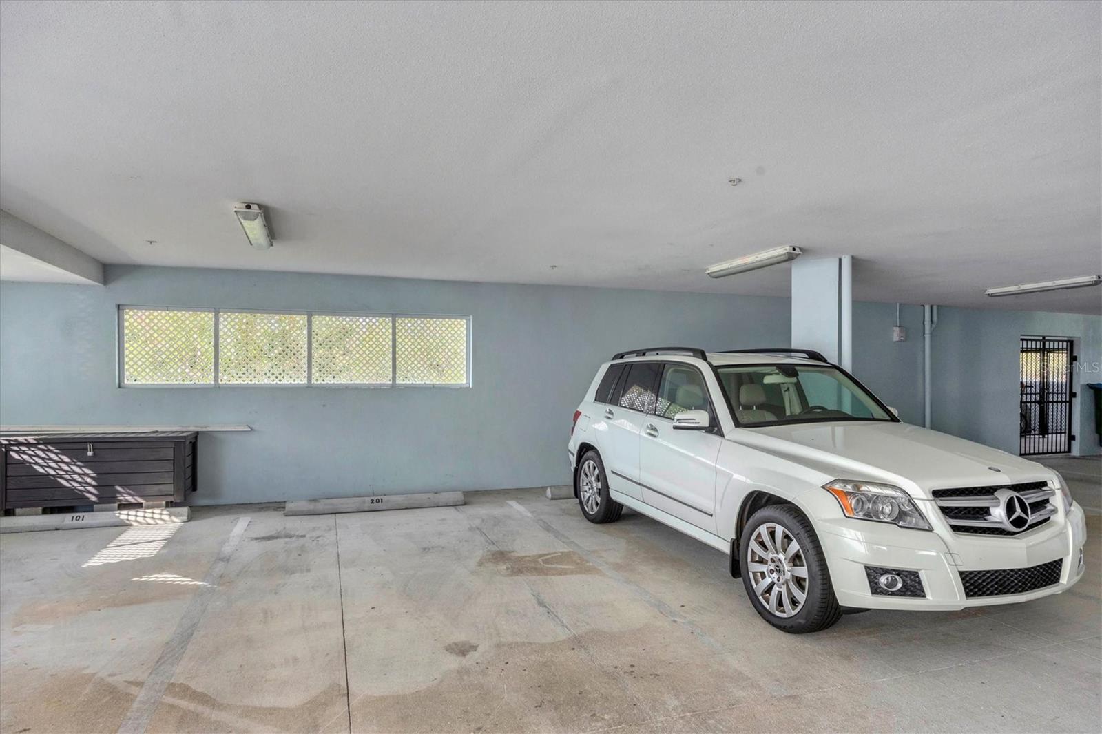 PALMA SOLA BAY CLUB - Residential