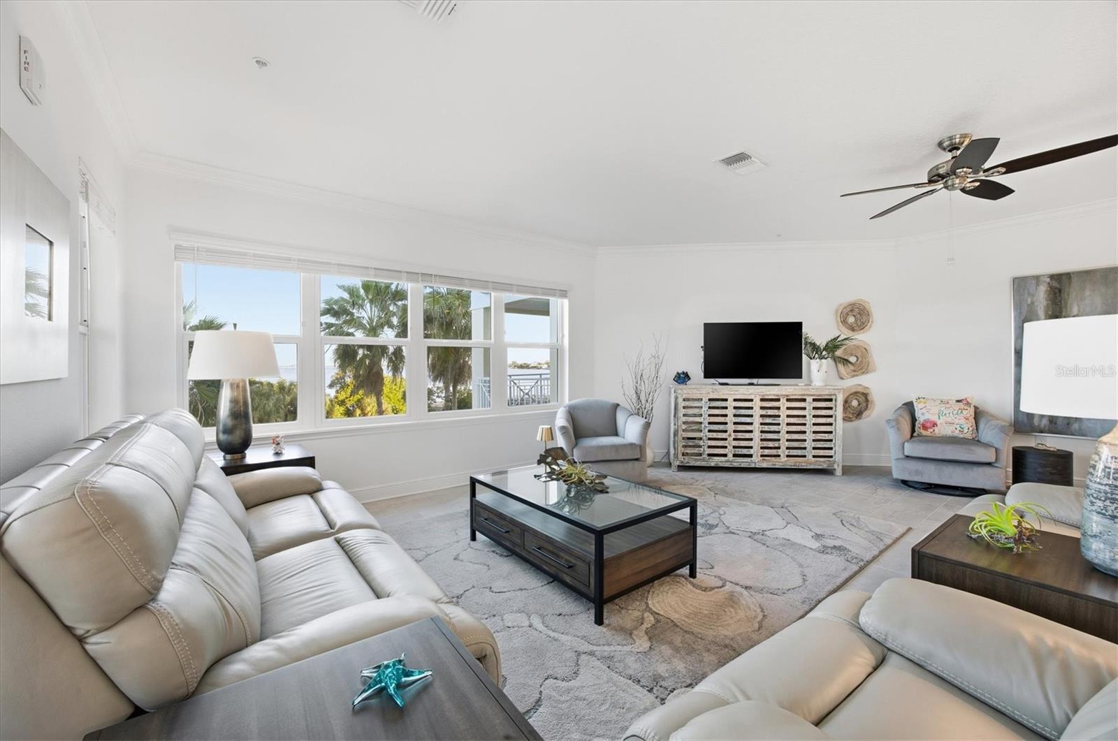 PALMA SOLA BAY CLUB - Residential