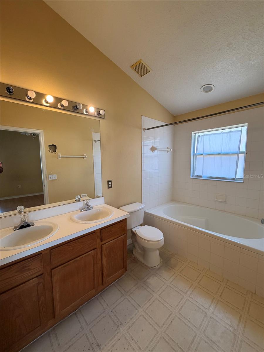 REGENCY PLACE PH 02 - Residential