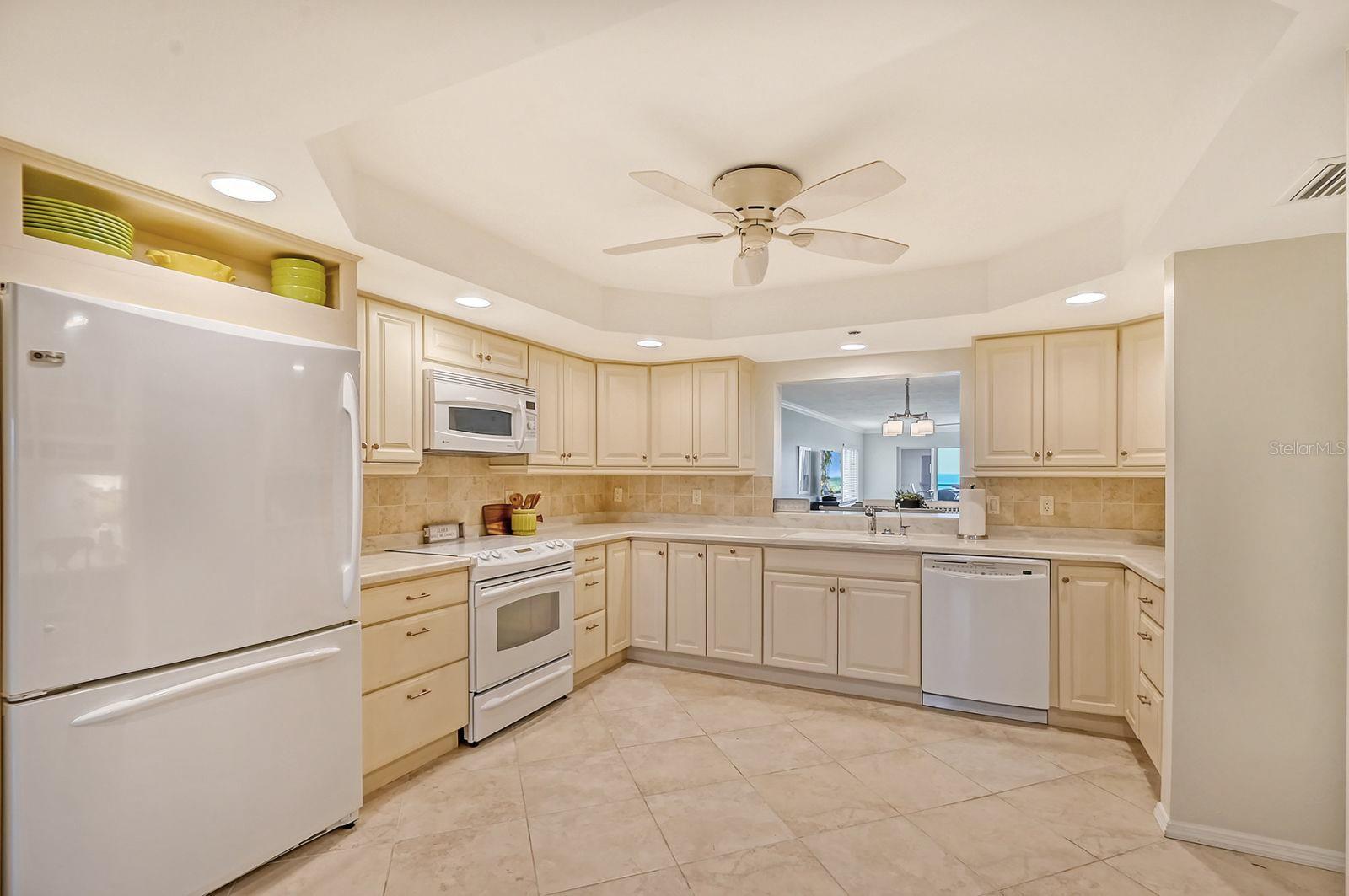 ISLAND SHORES - Residential