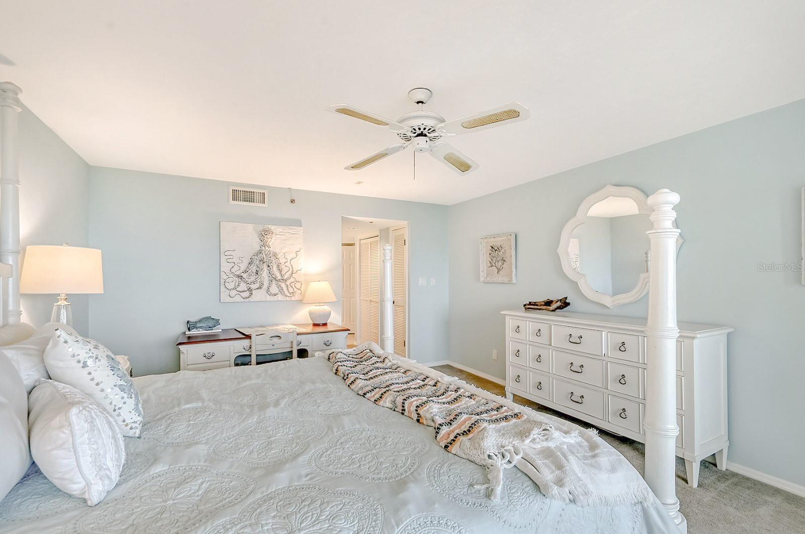 ISLAND SHORES - Residential