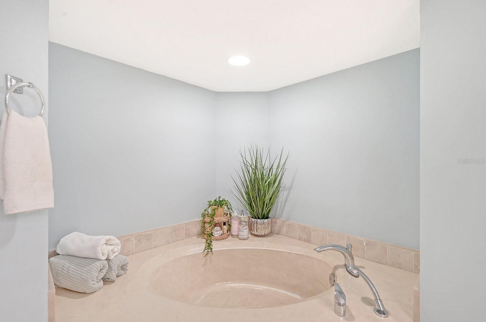 ISLAND SHORES - Residential