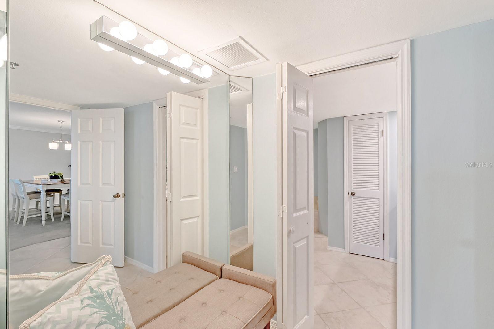 ISLAND SHORES - Residential