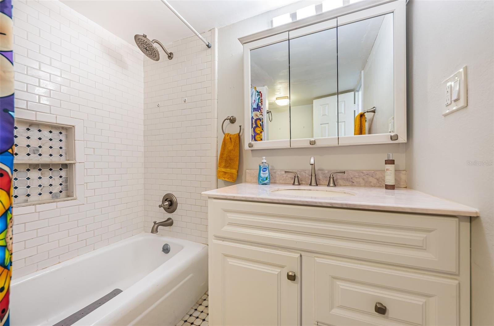 HAMILTON HOUSE THE CONDO - Residential