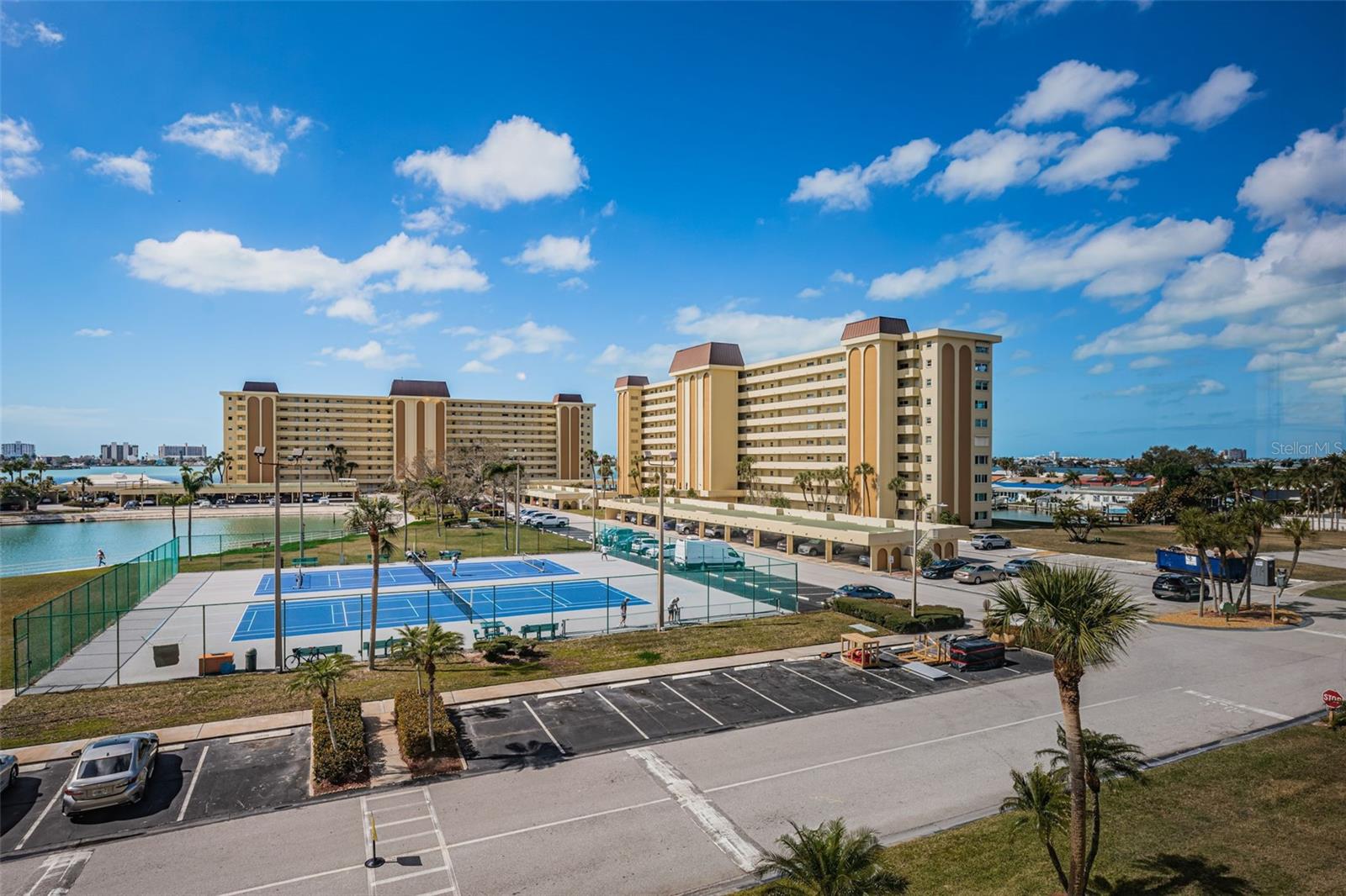 HAMILTON HOUSE THE CONDO - Residential