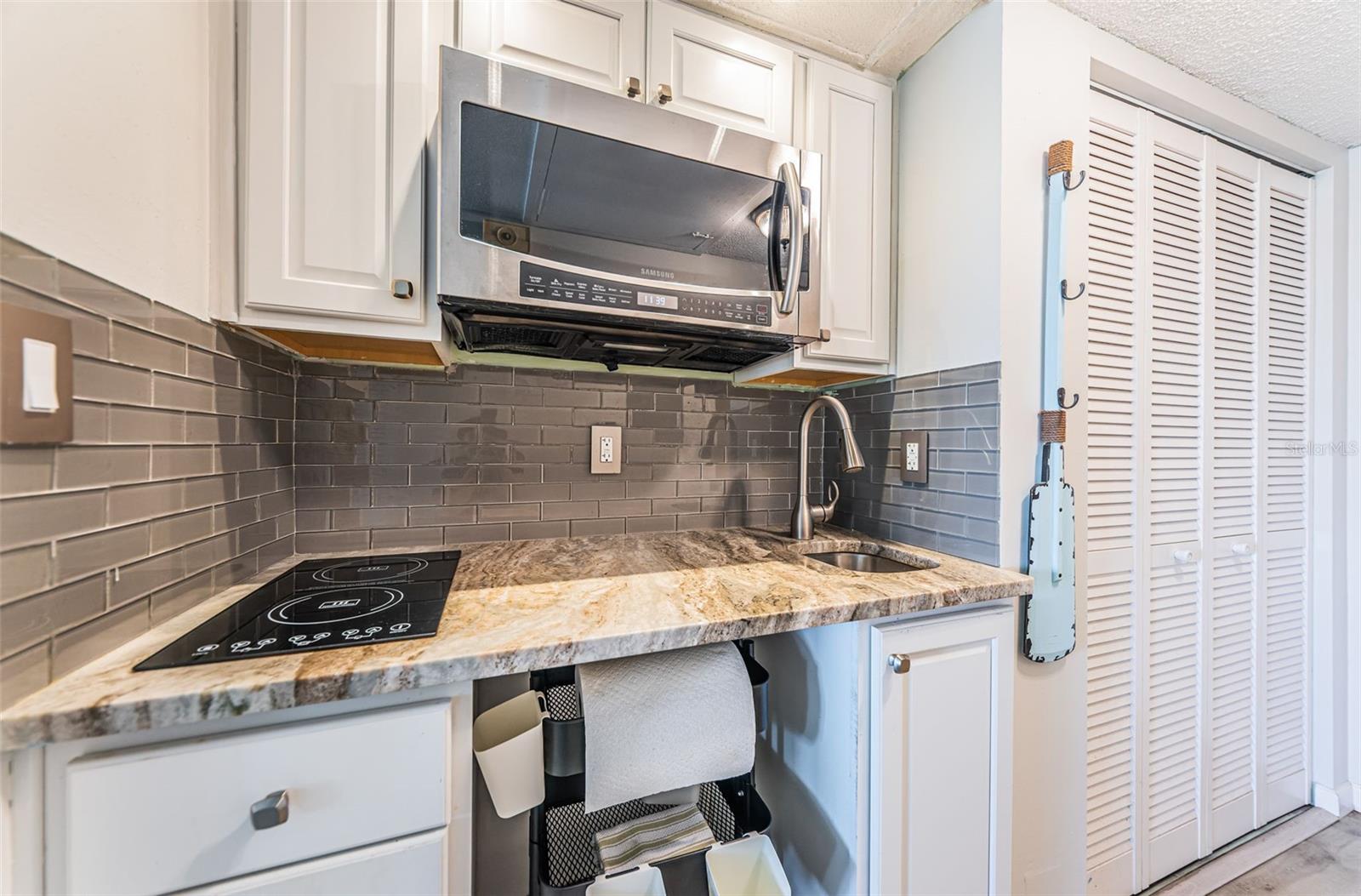 HAMILTON HOUSE THE CONDO - Residential