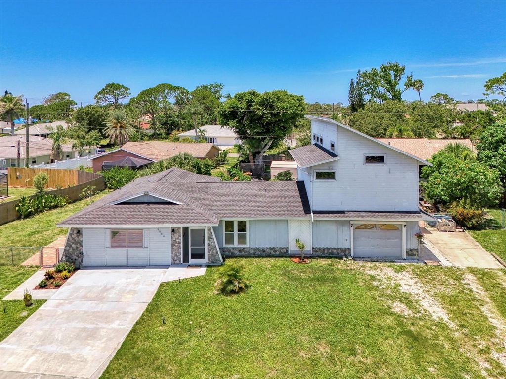 Photo of 5864 Viola Road, Venice, FL 34293 (MLS # O6327381)