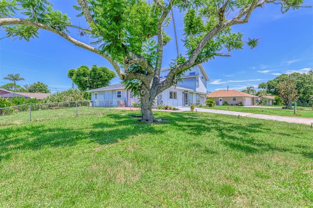 Photo of 5864 Viola Road, Venice, FL 34293 (MLS # O6327381)