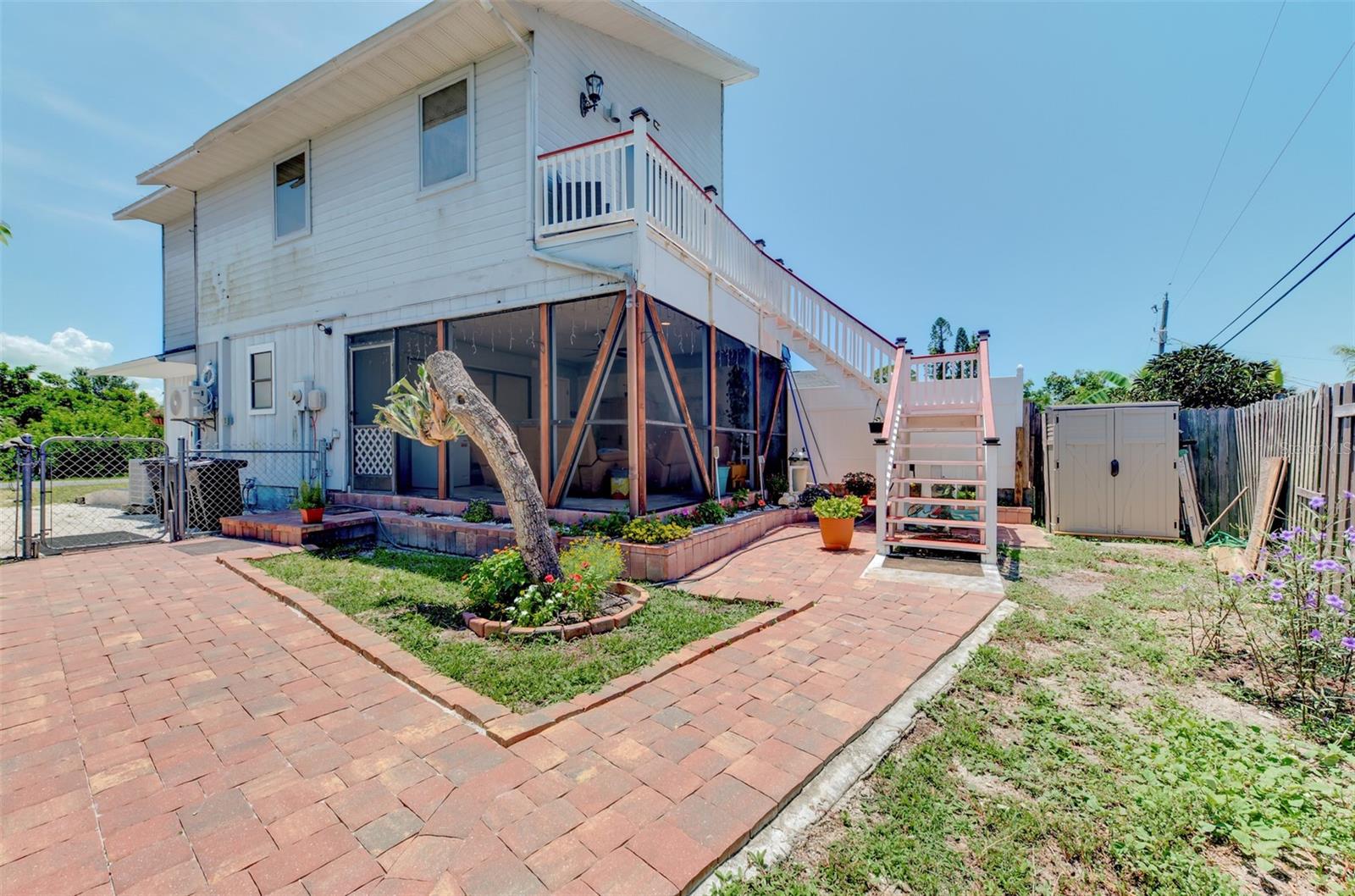 SOUTH VENICE - Residential