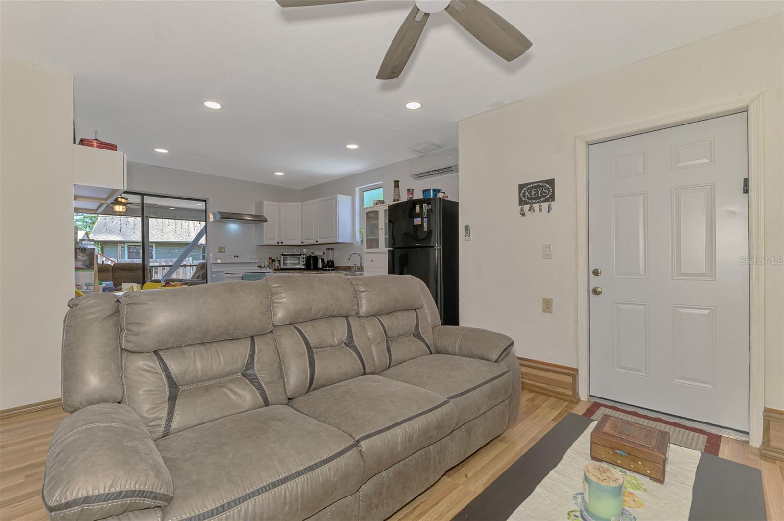 SOUTH VENICE - Residential