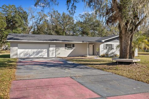 A home in LAKELAND