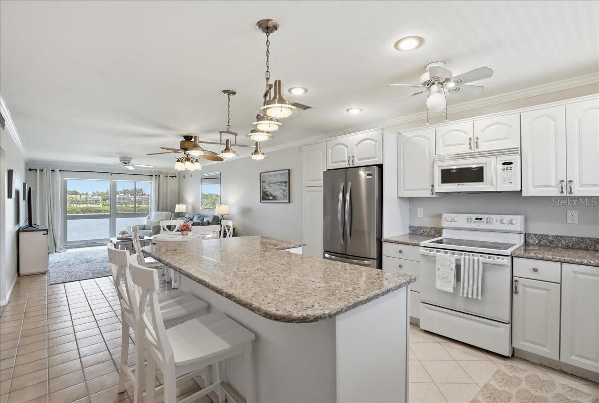 LONGBOAT ARMS - Residential