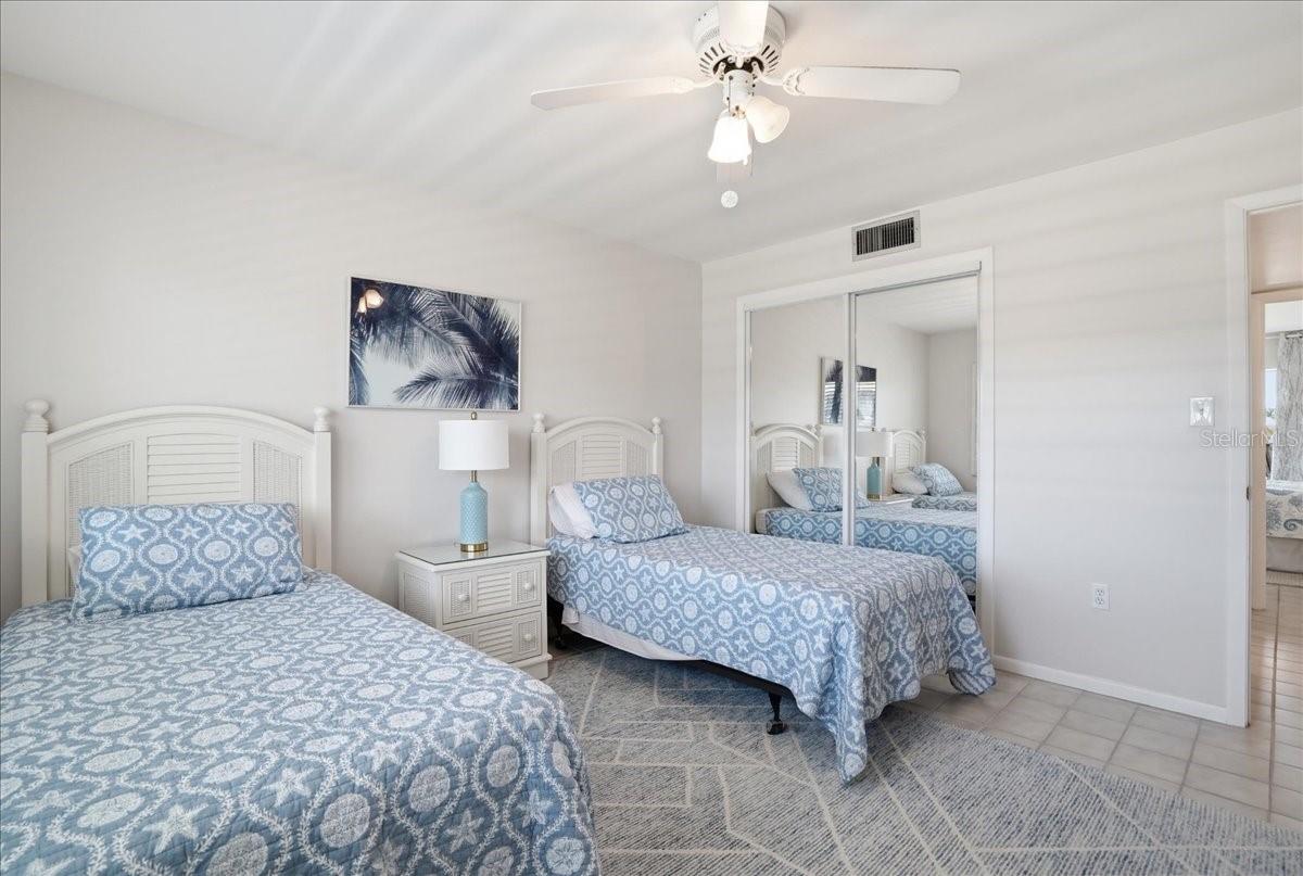 LONGBOAT ARMS - Residential