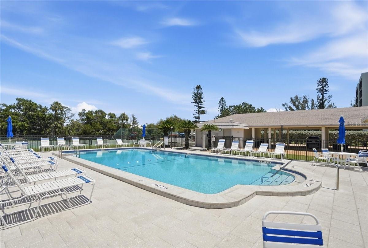 LONGBOAT ARMS - Residential