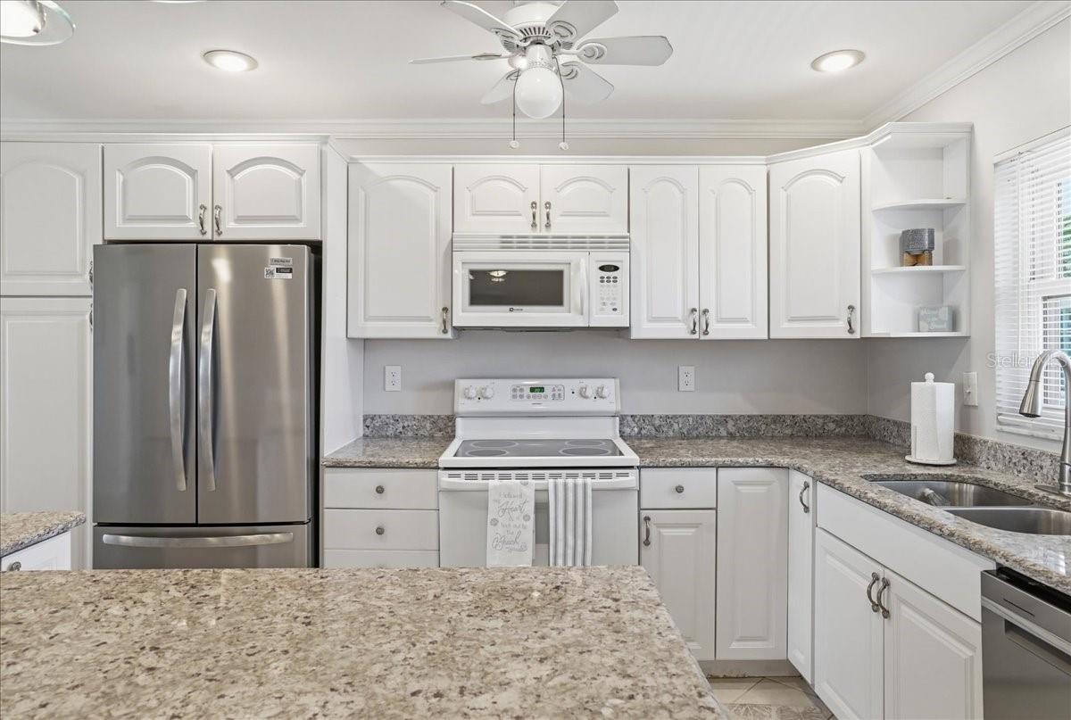 LONGBOAT ARMS - Residential