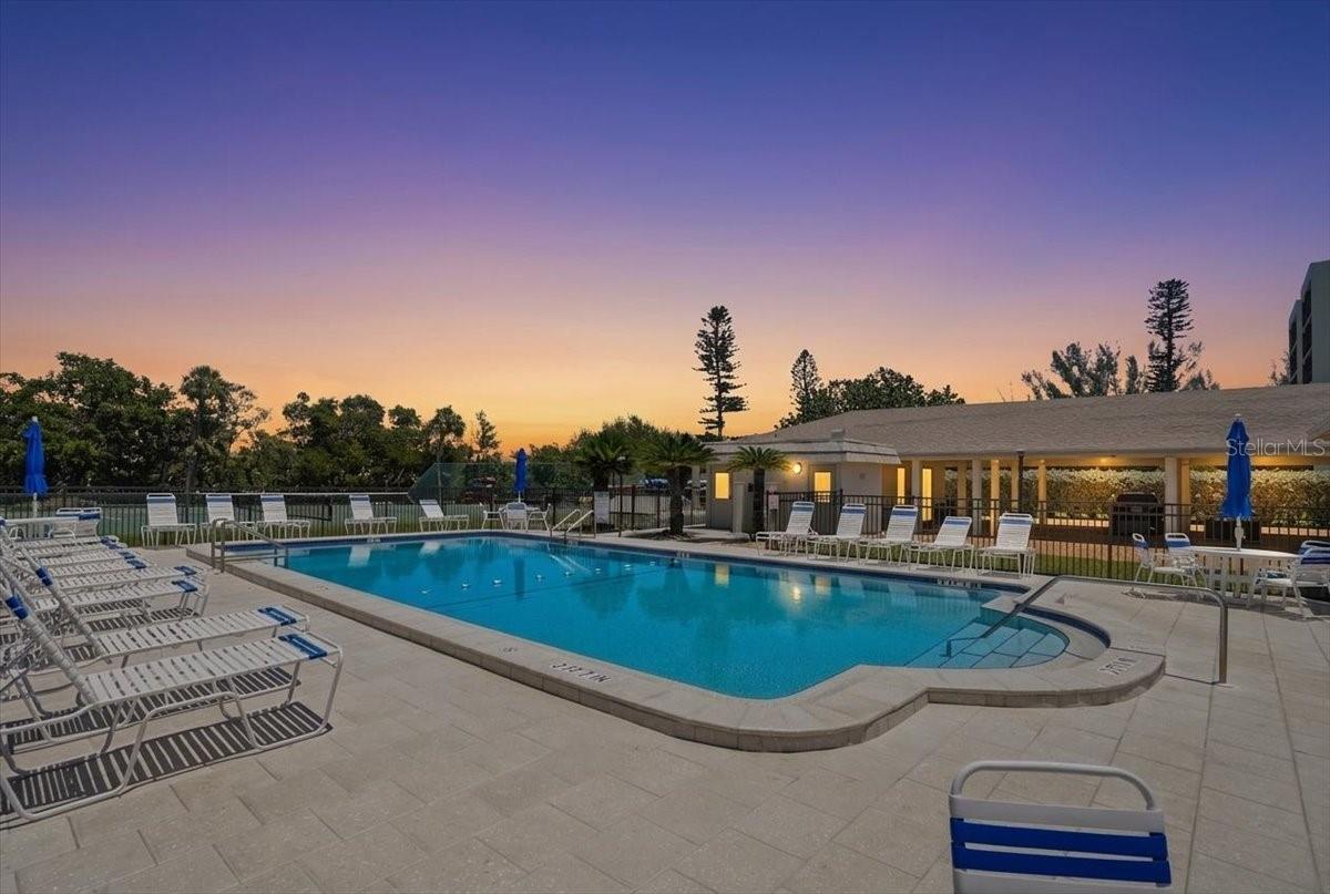 LONGBOAT ARMS - Residential