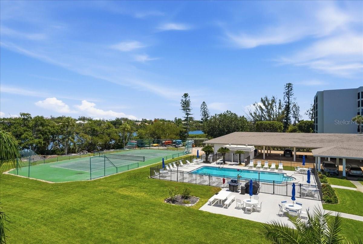 LONGBOAT ARMS - Residential