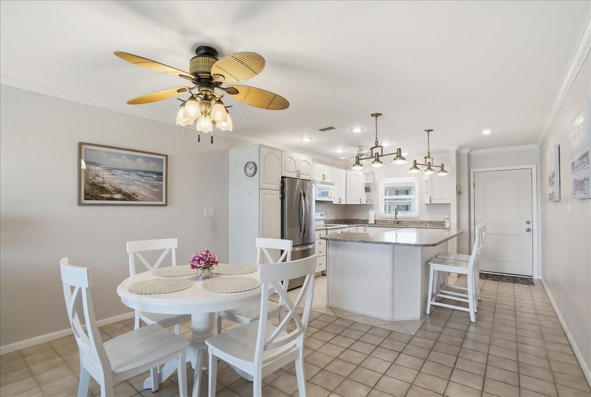 LONGBOAT ARMS - Residential
