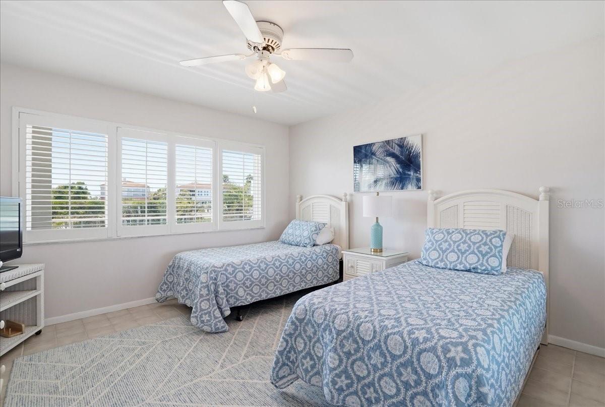 LONGBOAT ARMS - Residential