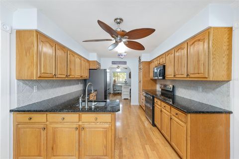 Tiny photo for 301 SW 38th Street, Ocala, FL 34471 (MLS # OM709903)