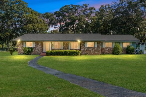 Photo of 301 SW 38th Street, Ocala, FL 34471 (MLS # OM709903) Photo of 301 SW 38th Street, Ocala, FL 34471 (MLS # OM709903)