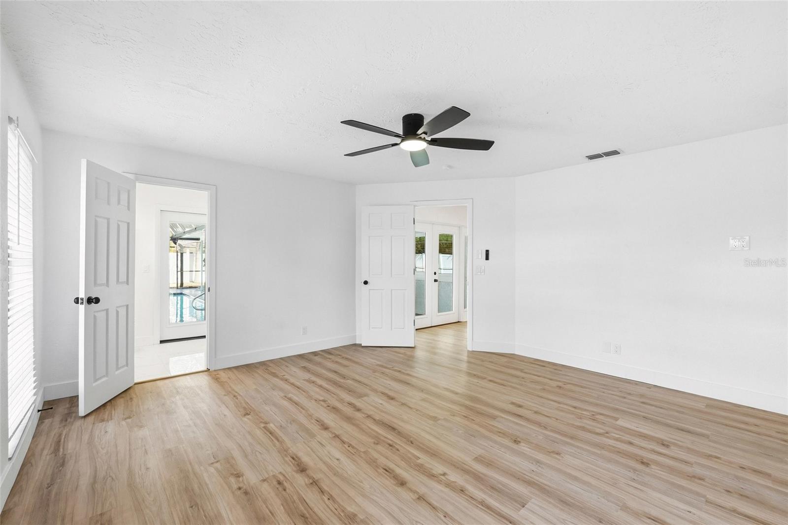 WESTCHESTER OF COUNTRYSIDE - Residential