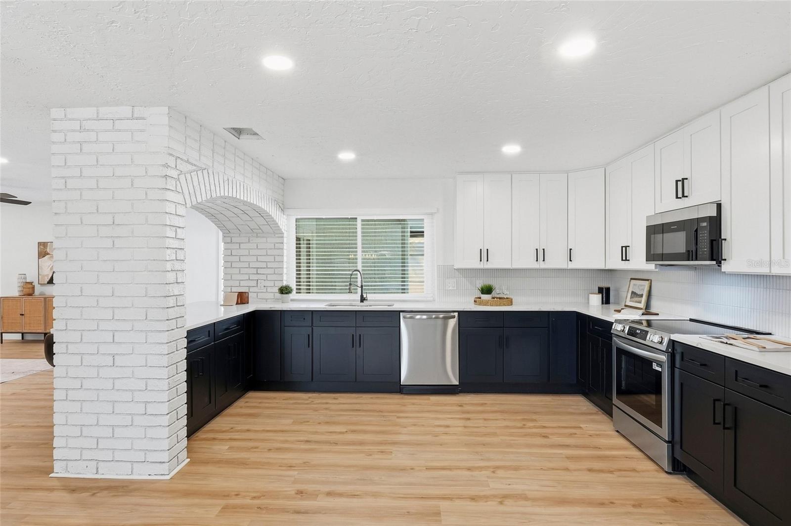 WESTCHESTER OF COUNTRYSIDE - Residential