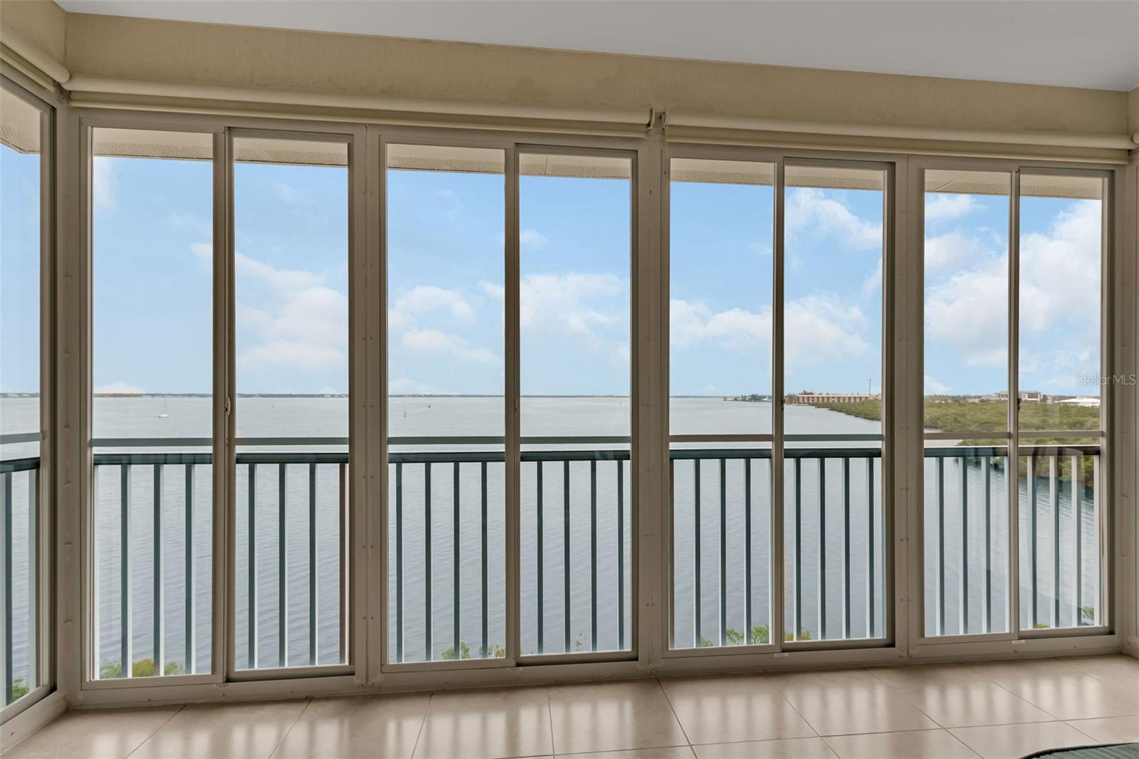 HARBOR WALK PH 03 - Residential