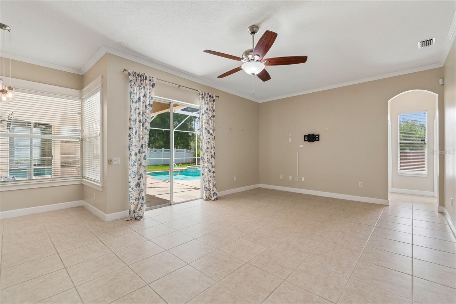 TAMPA PALMS AREA 4 PRCL 21 R - Residential